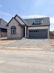 21 CROSSROADS Drive, Niagara-on-the-Lake, ON L0S 1J0
