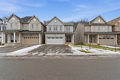 8707 CHICKORY Trail, Niagara Falls, ON L2H 3S4