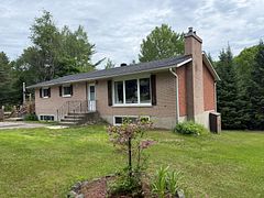 37 Spruce Drive S, Huntsville, ON P0B 1L0