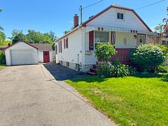61 Hatter Avenue, Welland, ON L3C 3P4