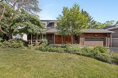 1825 Yale Avenue, Alta Vista and Area, ON K1H 6S3