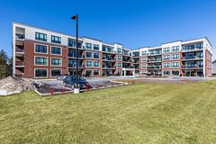 1975 Fountain Grass Drive 214, London South, ON N6K 0M3