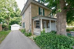 42 Regent Street, Selwyn, ON K9V 3V1