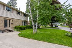 206 6th Avenue E, Owen Sound, ON N4K 2T3