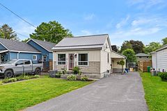 48 Leahys Lane, Peterborough, ON K9H 2H1