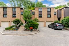 220 Salisbury Avenue 23, Cambridge, ON N1S 1K5