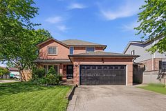 2 Hickory Court, Welland, ON L3C 6S9