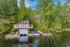 1059 Bona Vista Road, Lake of Bays, ON P1H 2J3