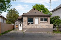 335 VICKERS Street N, Thunder Bay, ON P7C 4B1