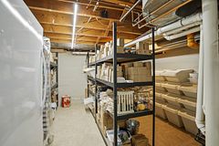 11 Kingsway Boulevard, Grimsby, ON L3M 3E4