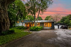 22 Randy Avenue, Mono, ON L9W 2A3