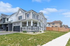 8 Downriver Drive, Welland, ON L3B 0M5