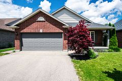15 Arlene Street, St. Catharines, ON L2S 4C9