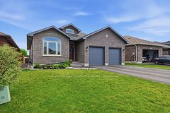 5 Bel Air Crescent, Quinte West, ON K8V 0H5