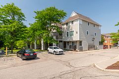 461 Beechwood Place 55, Waterloo, ON N2T 2N8