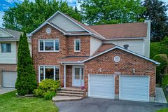 1349 Gaultois Avenue, Orleans - Convent Glen and Area, ON K1C 6G5