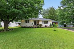 30 King Street N, Minto, ON N0G 1Z0