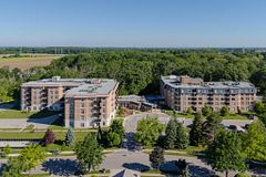 8111 Forest Glen Drive 220, Niagara Falls, ON L2H 2Y7