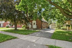 179 Murdock Avenue, Waterloo, ON N2J 2M4