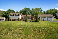 8266 Albert Court, Hamilton Township, ON K9A 4J7
