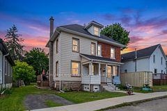 282 Sydenham Street, Gananoque, ON K7G 1C3