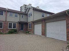 250 Keats Way 6, Waterloo, ON N2L 6J5