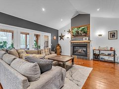 93 Mainhood's Road, Huntsville, ON P0B 1M0