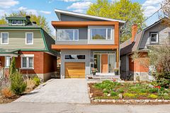 92 Grange Avenue, Tunneys Pasture and Ottawa West, ON K1Y 0N9