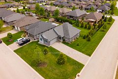 598 Bennett Crescent, Strathroy-Caradoc, ON N0L 1W0
