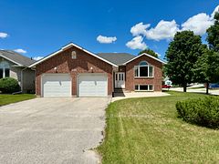 238 4th Street Crescent, Hanover, ON N4N 3S2