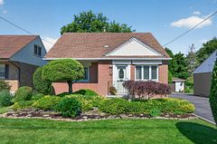476 East 37th Street, Hamilton, ON L8V 4B9