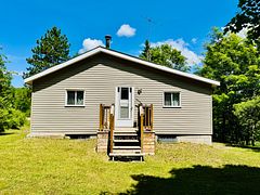 9 Pritchard Road, Hastings Highlands, ON K0J 1L0
