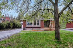 1304 Adirondack Drive, Parkway Park - Queensway Terrace S and Area, ON K2C 2V3