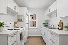 106 Carlton Street, St. Catharines, ON L2R 1R3