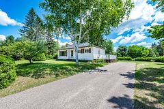 22 Sydney Street, Laurentian Hills, ON K0J 1J0