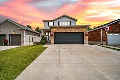 27 Fraserwood Court, Cambridge, ON N1S 5B6
