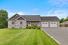 929 Mount Pleasant Road, Cavan Monaghan, ON L0A 1C0