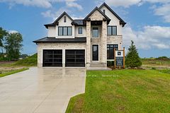 4067 Fallingbrook Road, London South, ON N6P 0H7