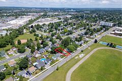722 Gillespie Avenue, Peterborough, ON K9J 4B7