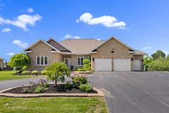 162 Pleasant View Drive, Laurentian Valley, ON K8B 1B8