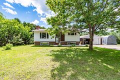 39 Ottawa Street, Laurentian Hills, ON K0J 1J0