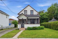 178 Nelson Street E, Hawkesbury, ON K6A 1L8