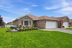 15 Chelsea Crescent, Belleville, ON K8N 4Z5