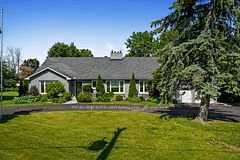 1018 Ward Street E, Selwyn, ON K0L 1H0
