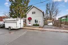 16 Corrigan Street, Kingston, ON K7K 1S4