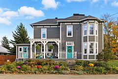 22 Water Street E, Rideau Lakes, ON K0G 1V0