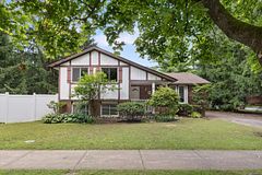 5 Fallingbrook Drive, Pelham, ON L0S 1E1