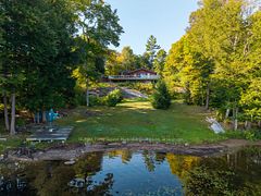 30 Old Sids Road, Seguin, ON P2A 2W8