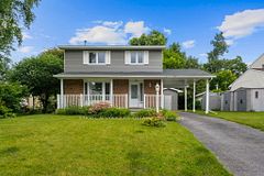 25 Antler Avenue, Barrhaven, ON K2J 1Z4