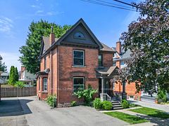 7 Beecher Street, St. Catharines, ON L2R 5S4